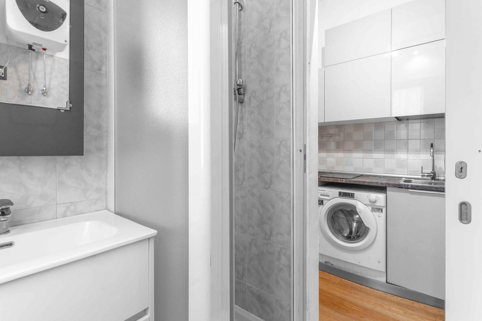 Apartment Dreaming With Parking L25